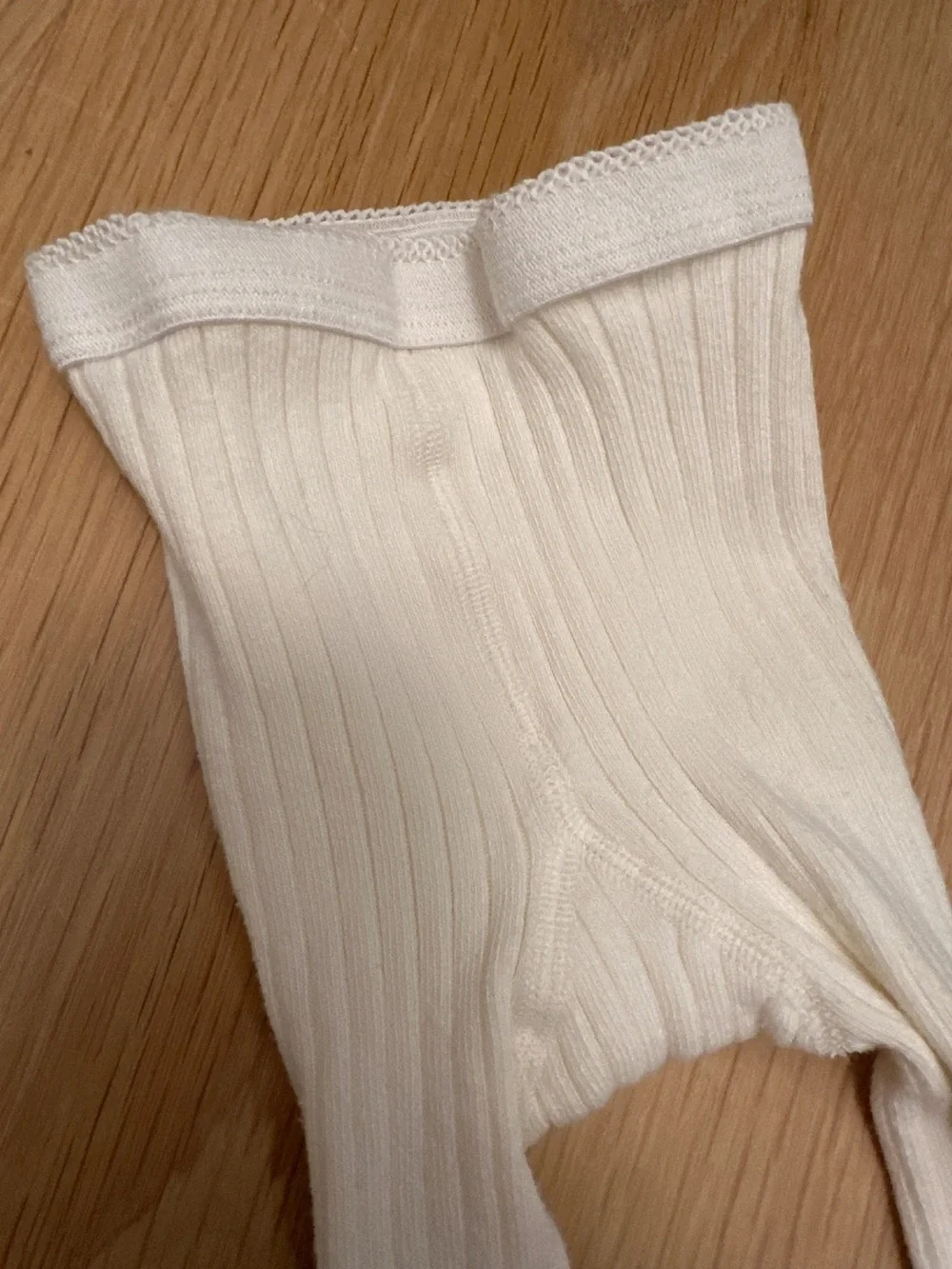 Hanna Andersson Cream Ribbed Baby tights